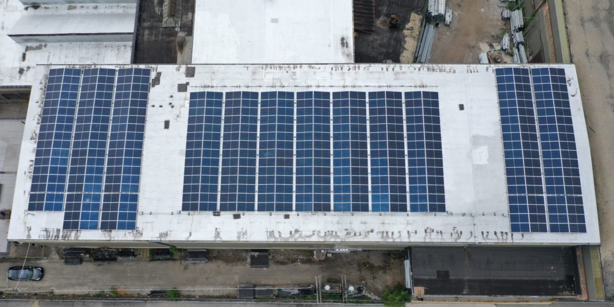 TGR-DT Flat Roof Mounting System
143.25 kWp
382 Modules at a 10 Degree Tilt Angle