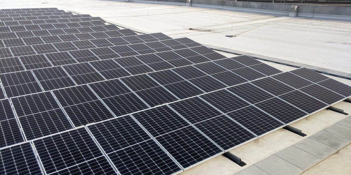 TGR Roof Mounting System  299.52 kWp  832 Modules at a 10° tilt