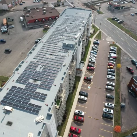 TXL Flat Roof Mounting System <br> 147.62 kWp <br> 242 Modules at a 10° tilt angle